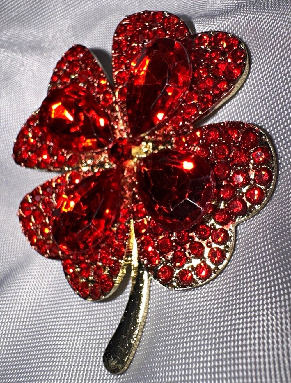 Red Rhinestone Four Leaf Clover Brooch Gold Tone Heart Shamrock Jewelry Pin NEW